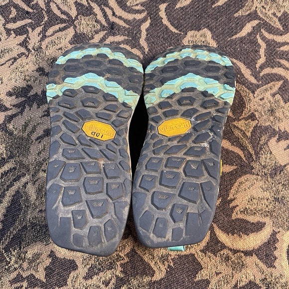 New Balance Women's Hierro V5 WTHIERC5 Cobalt/Poison Berry Hiking Shoes Size 8.5 - Picture 11 of 12